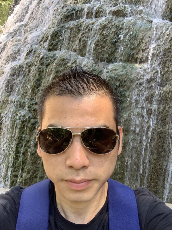 高兴的第二张照片--莆田征婚网