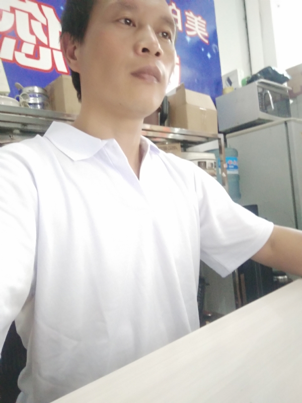 深蓝色的海的第一张照片--莆田征婚网