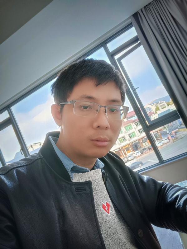 也许只是缺少一个拥抱的第二张照片--莆田征婚网